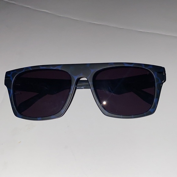 Nile 56mm Rectangular Sunglasses
MITA SUSTAINABLE EYEWEAR - Picture 5 of 7